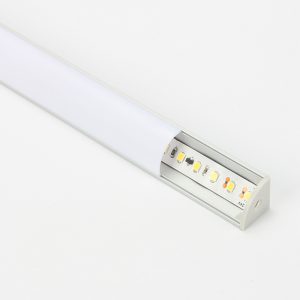 Perfil de aluminio esquinero con mica curva de sobreponer de 3m para tira LED Mod. IL-B90